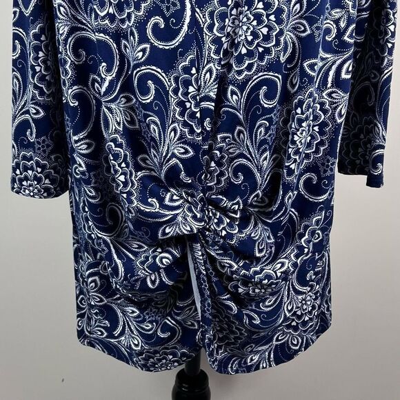 AJ my Amelia James Scroll Floral Twist Hem Blouse - Picture 3 of 6